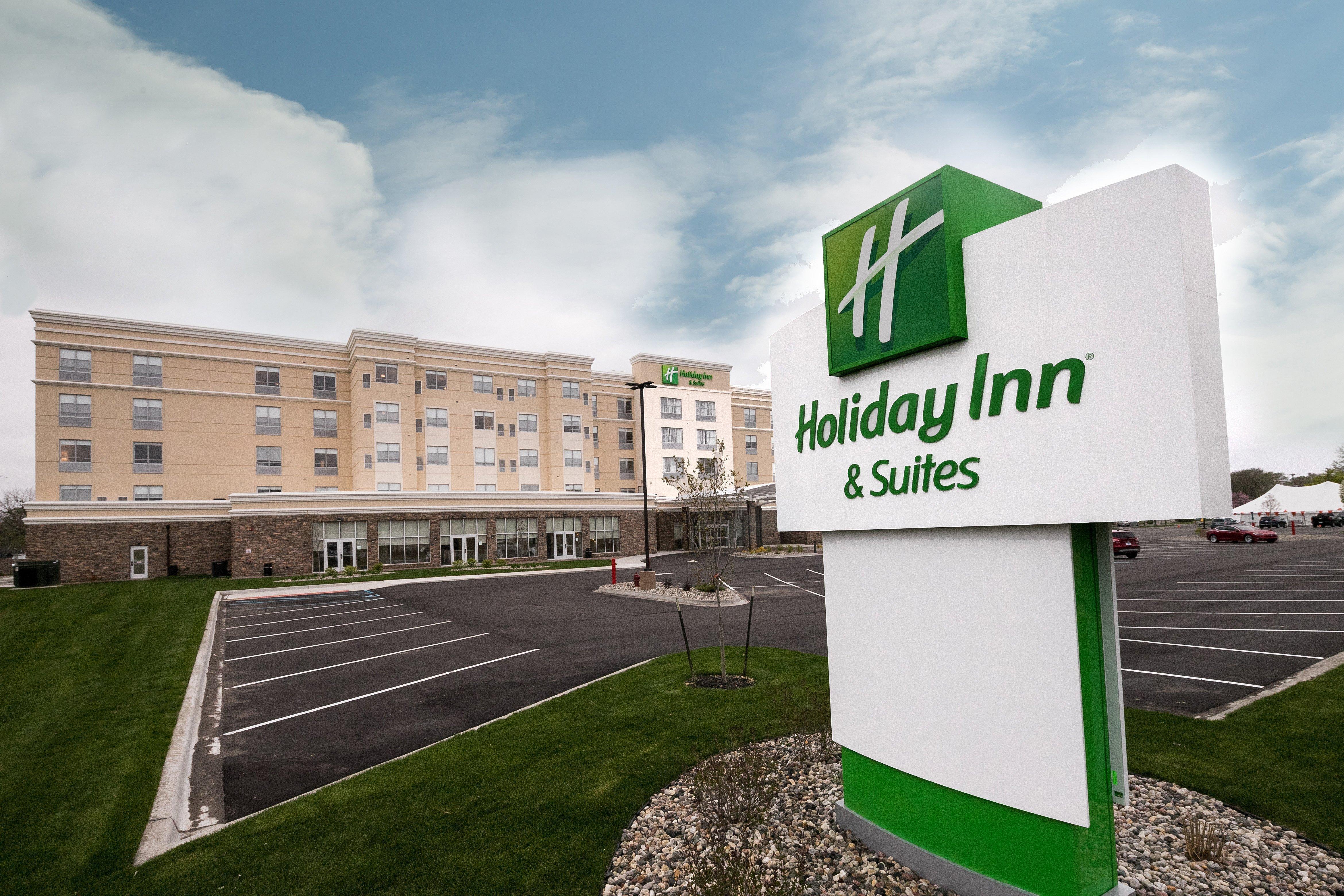 Holiday Inn Hotel & Suites - Mount Pleasant By Ihg Exterior photo