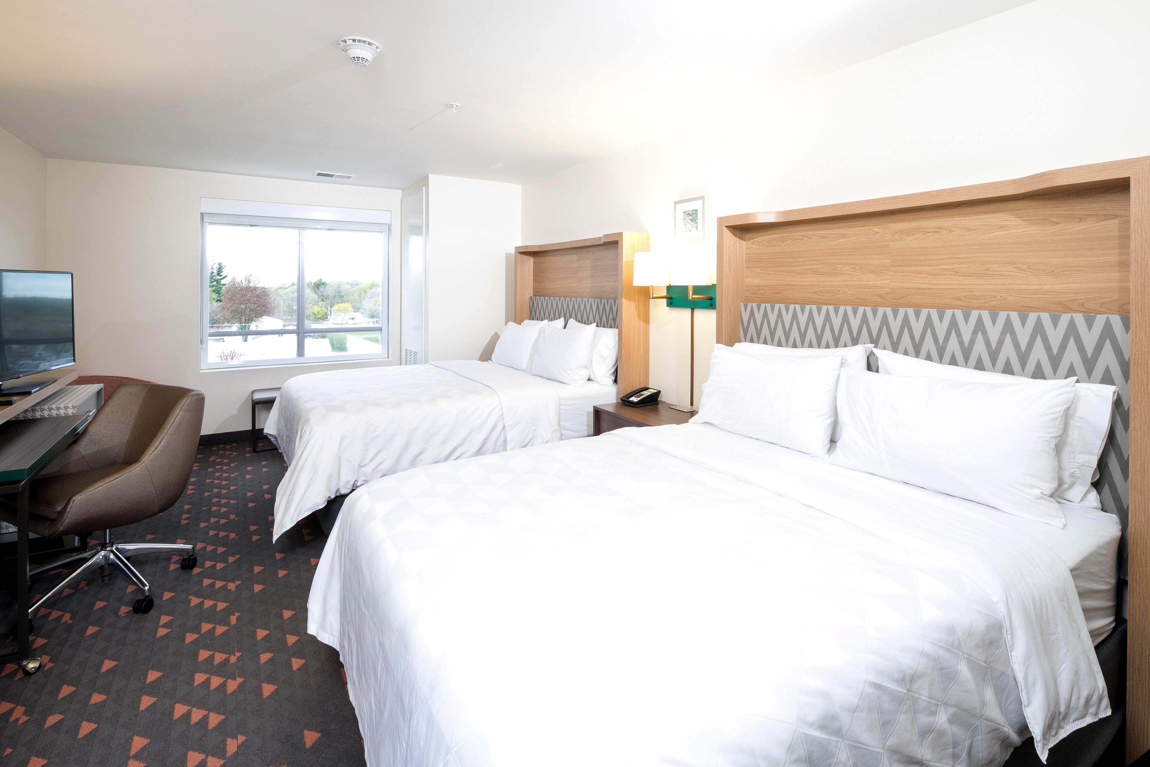 Holiday Inn Hotel & Suites - Mount Pleasant By Ihg Exterior photo