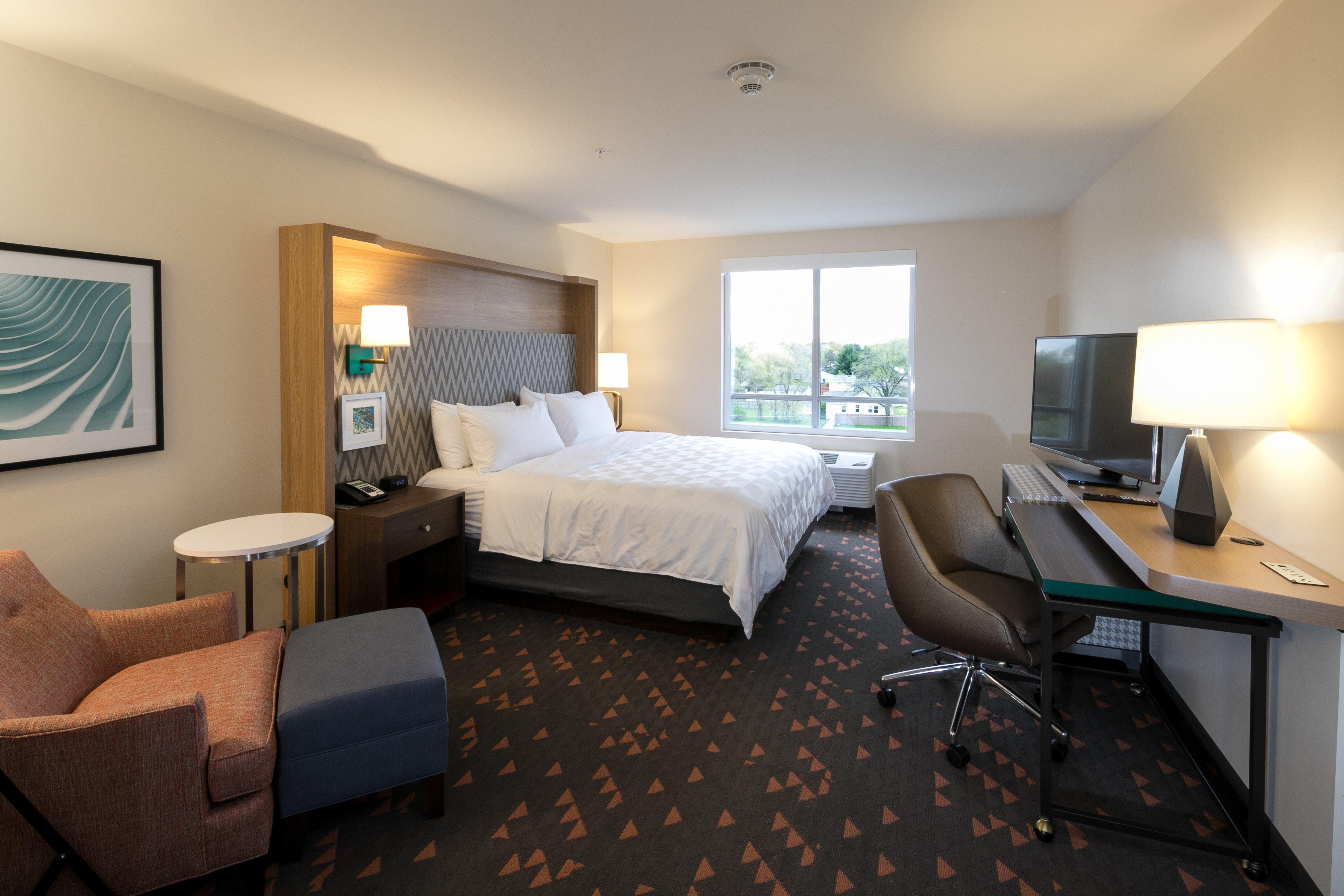 Holiday Inn Hotel & Suites - Mount Pleasant By Ihg Exterior photo