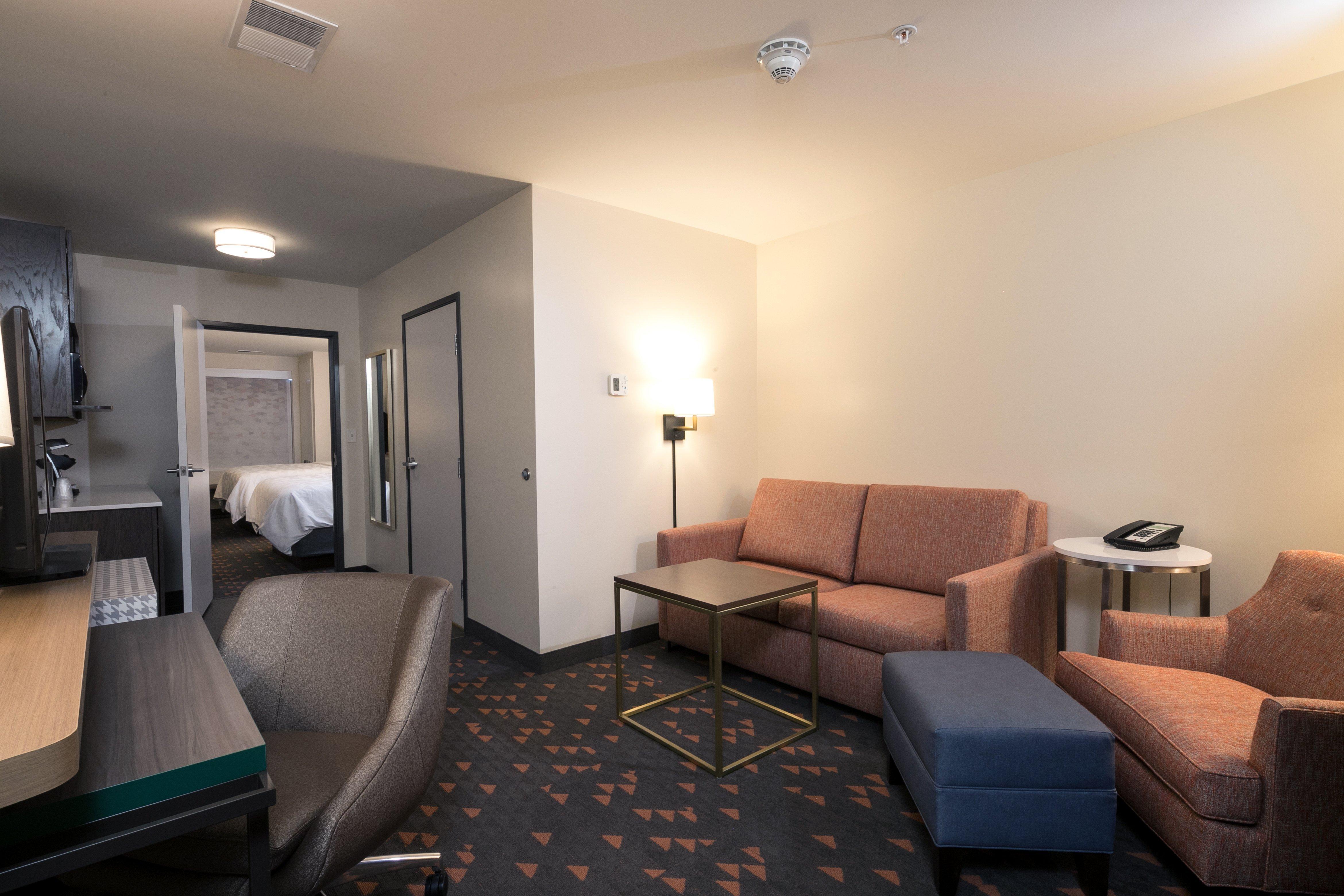 Holiday Inn Hotel & Suites - Mount Pleasant By Ihg Exterior photo