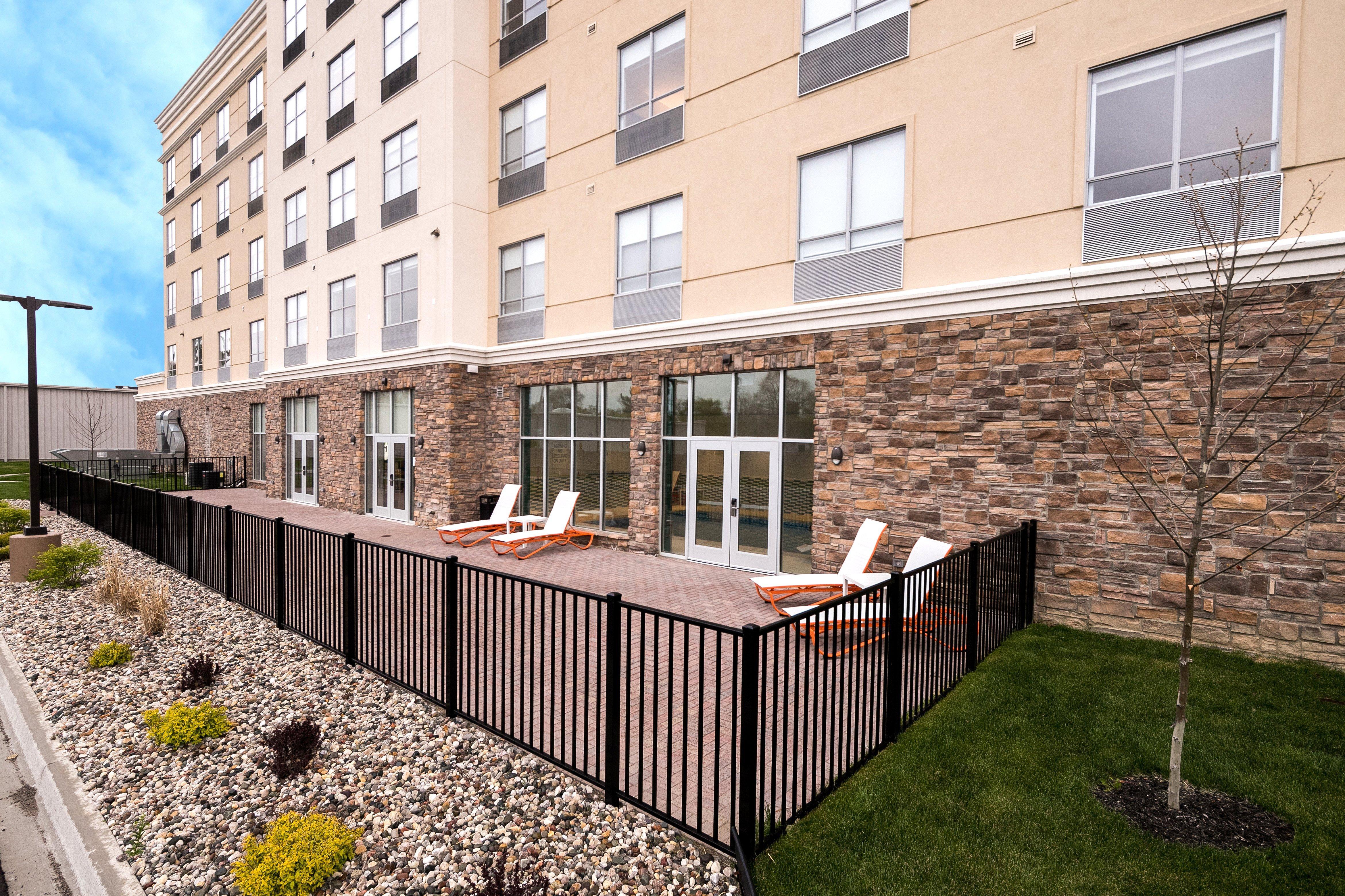Holiday Inn Hotel & Suites - Mount Pleasant By Ihg Exterior photo